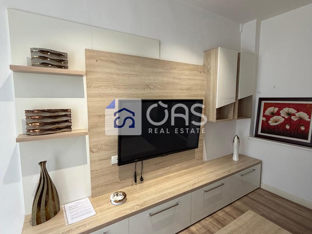 Jepet apartament me qera 1+1 Rruga Barrikadave