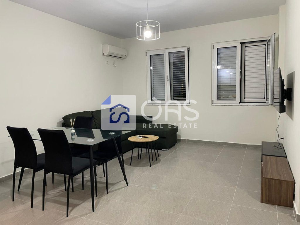 Jepet apartament me qera 1+1 Komuna Parisit
