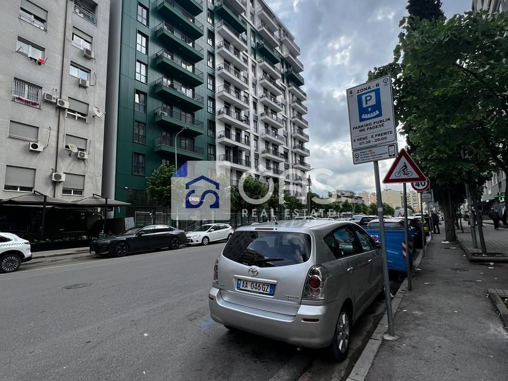 Ambjent me qera ne Komune Parisi , Bega 07