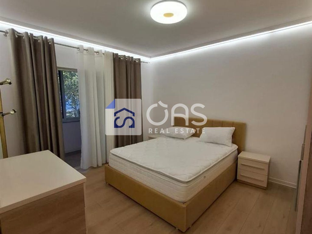 Jepet apartament me qera 1+1 Ish Stacioni Trenit