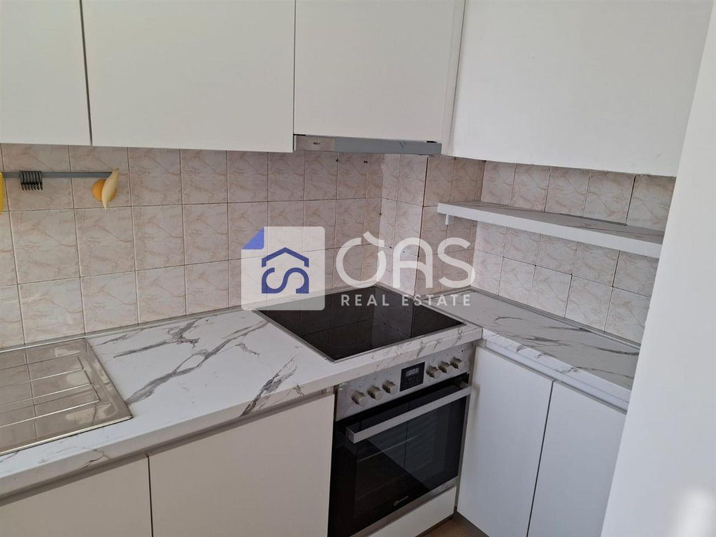Jepet apartament me qera 1+1 Ish Stacioni Trenit