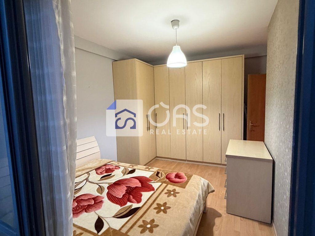 Jepet apartament me qera 2+1 Stacioni Trenit