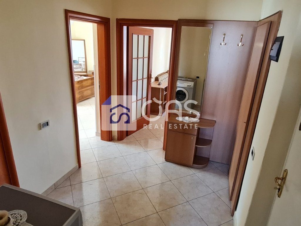 Jepet apartament me qera 2+1 Pazari Ri