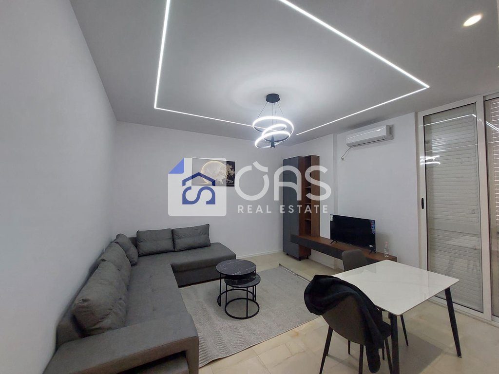 Shitet apartament  1+1 Kodra e Diellit