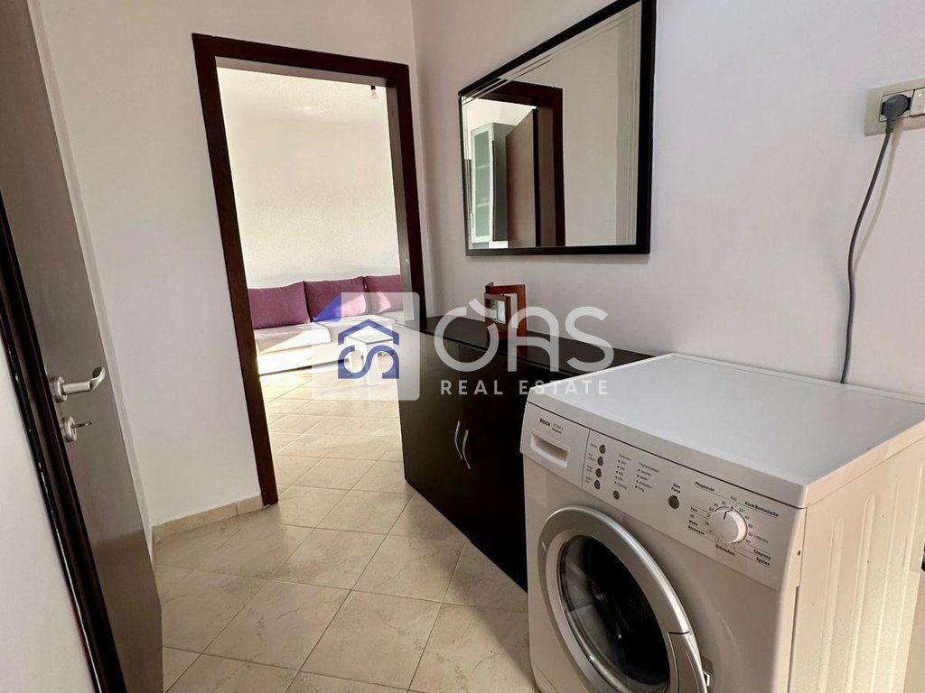 Jepet apartament me qera 1+1 Laprake