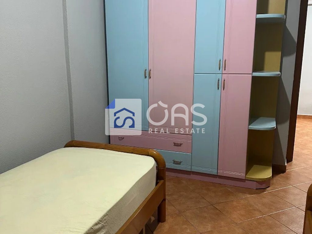 Jepet apartament me qera 2+1 Myslym Shyri
