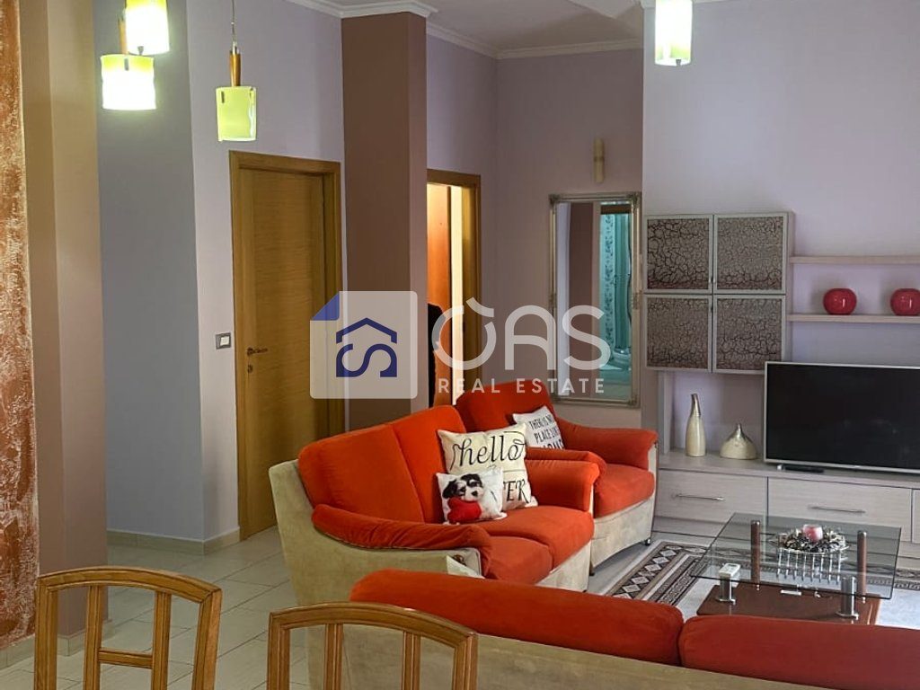 Jepet apartament me qera 3+1 Komuna Parisit