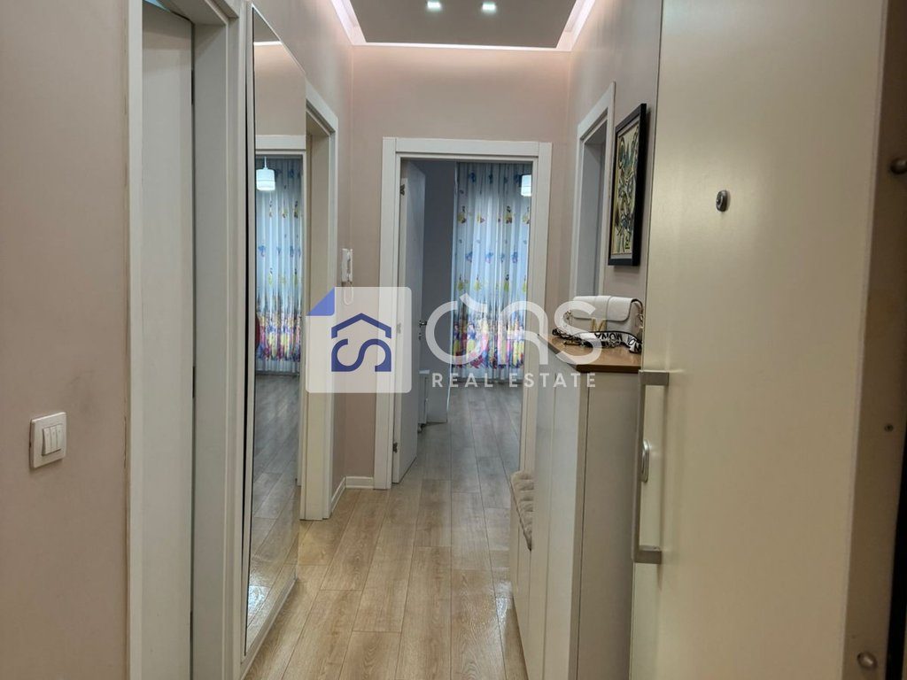 Jepet me qera apartament 2+1+2 Casa Italia