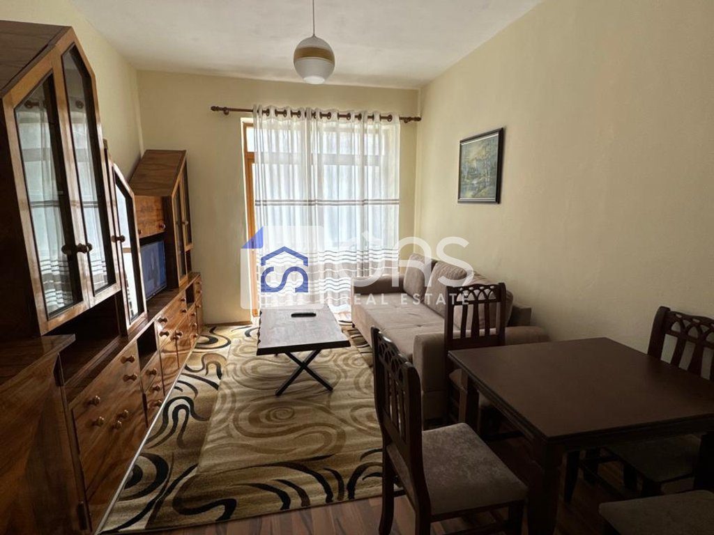 Jepet apartament me qera 1+1 Bllok