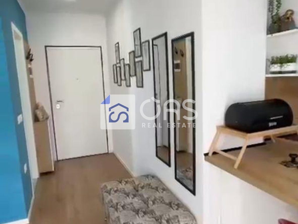 Jepet 2 apartament me qera 1+1 Rruga E Durrsit
