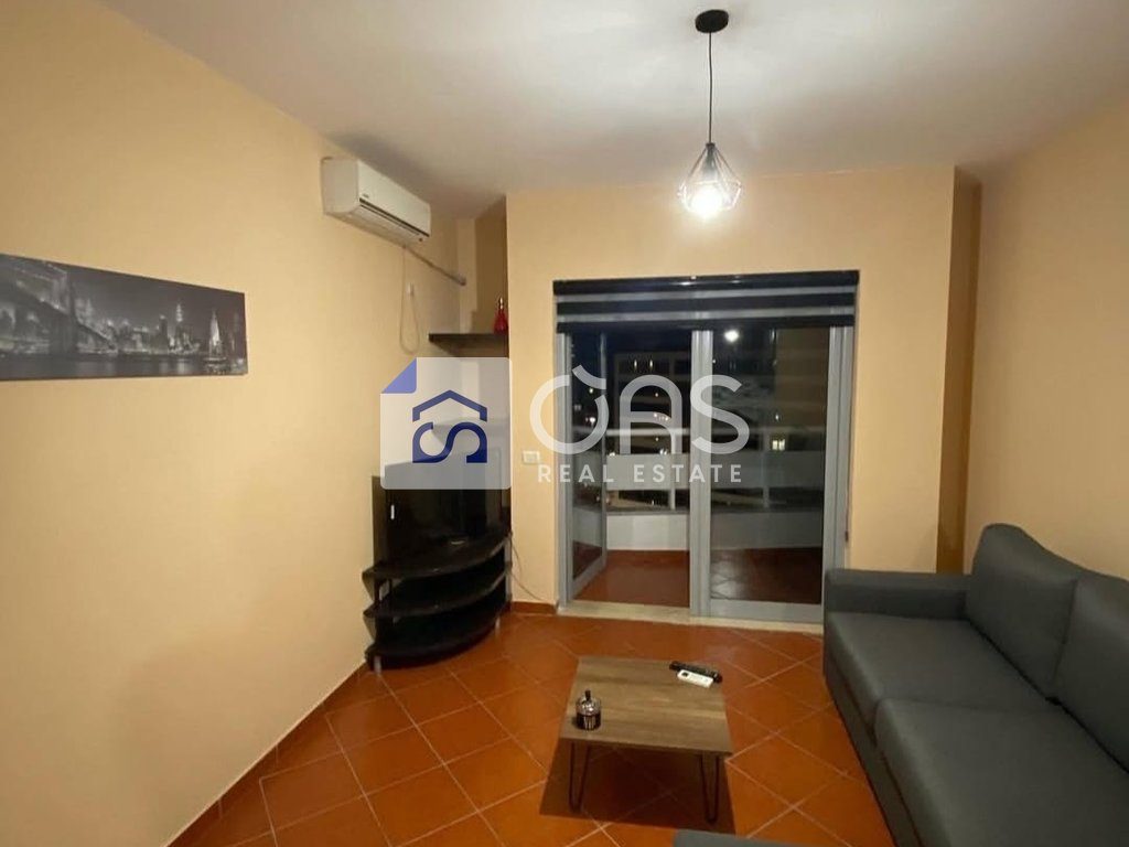 Jepet apartament me qera 1+1 Pallati Me Shigjeta