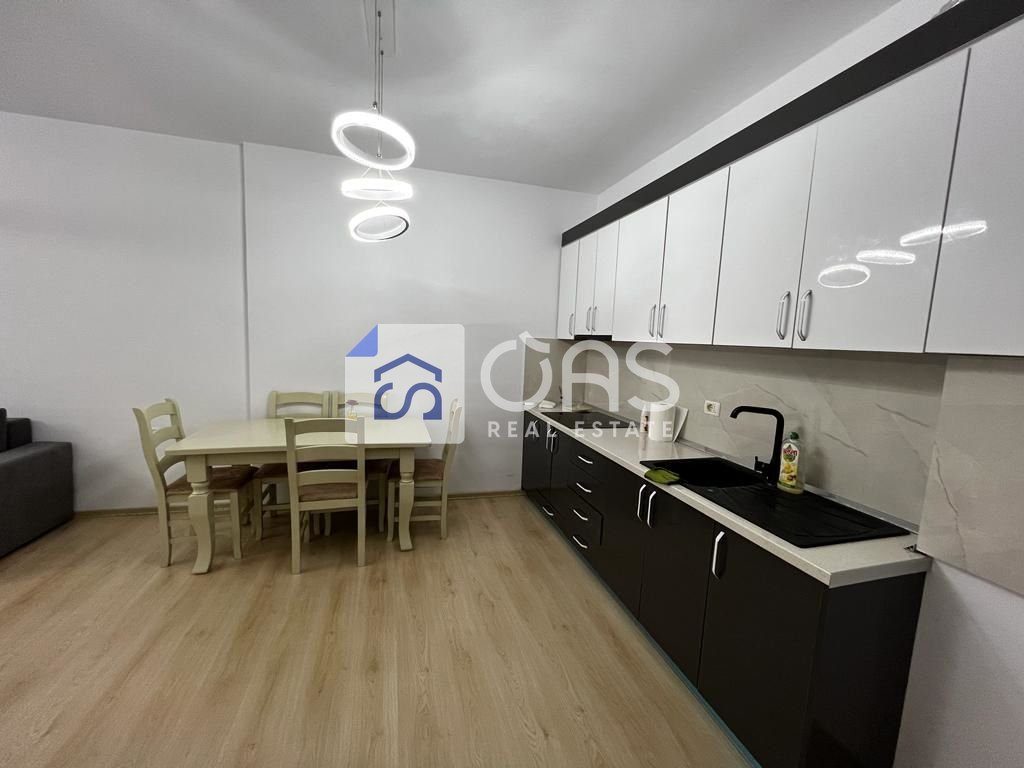 Jepet apartament me qera 2+1 Stacioni Trenit