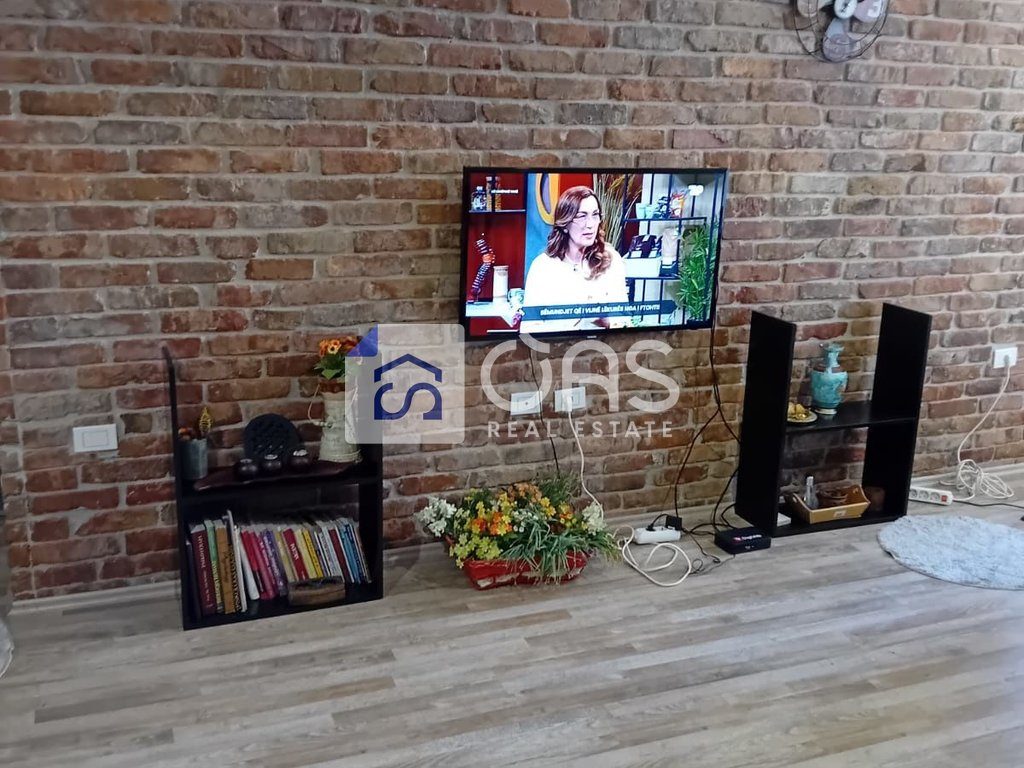 Jepet apartament me qera 1+1 Selvia
