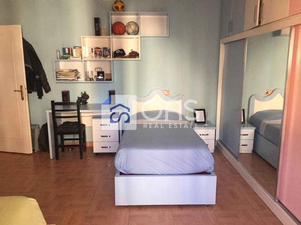 Jepet apartament me qera 2+1 Komuna e Parisit