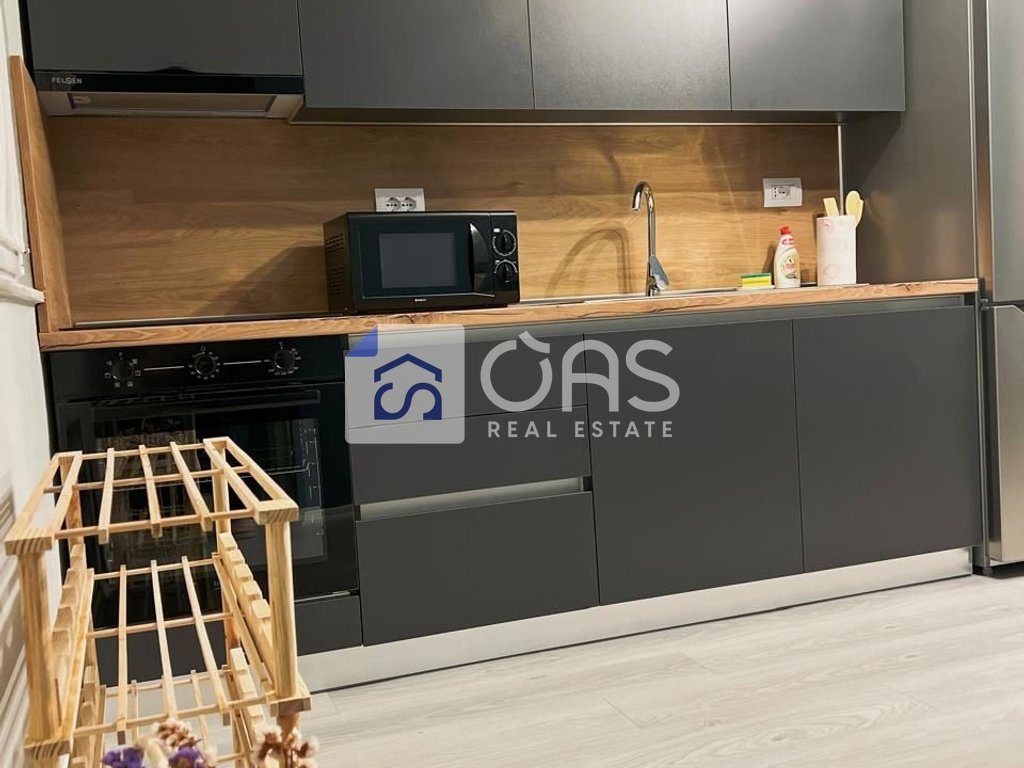 Jepet apartament me qera 1+1 Rruga e Durrsit