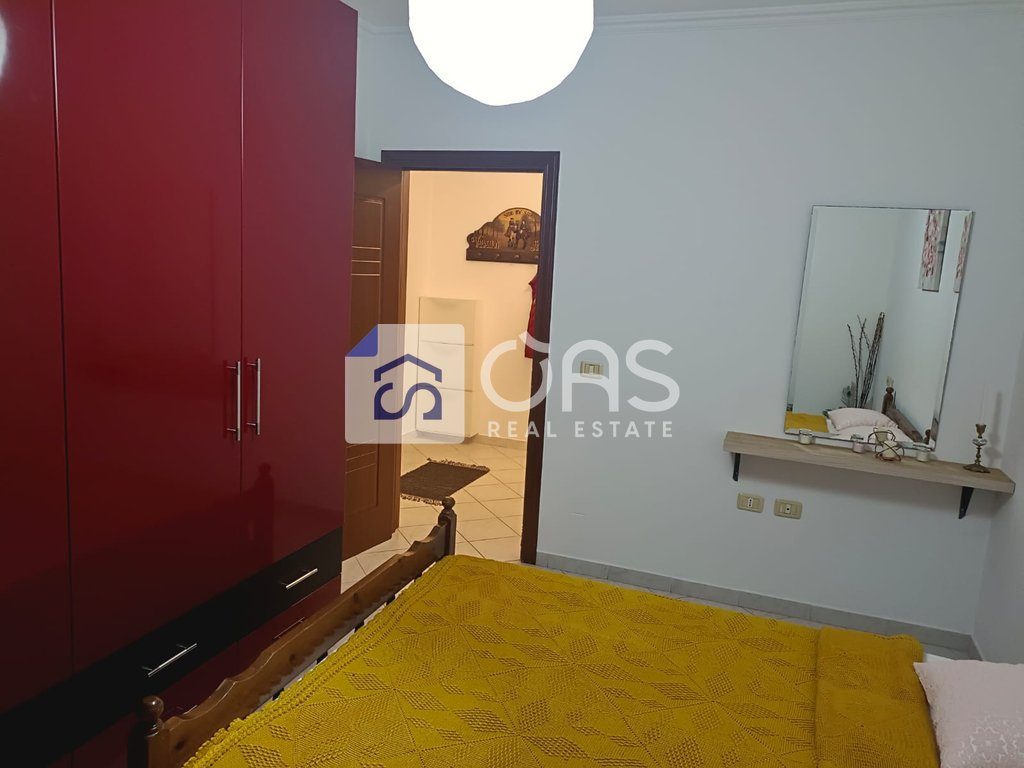 Jepet apartament me qera 1+1 Laprake
