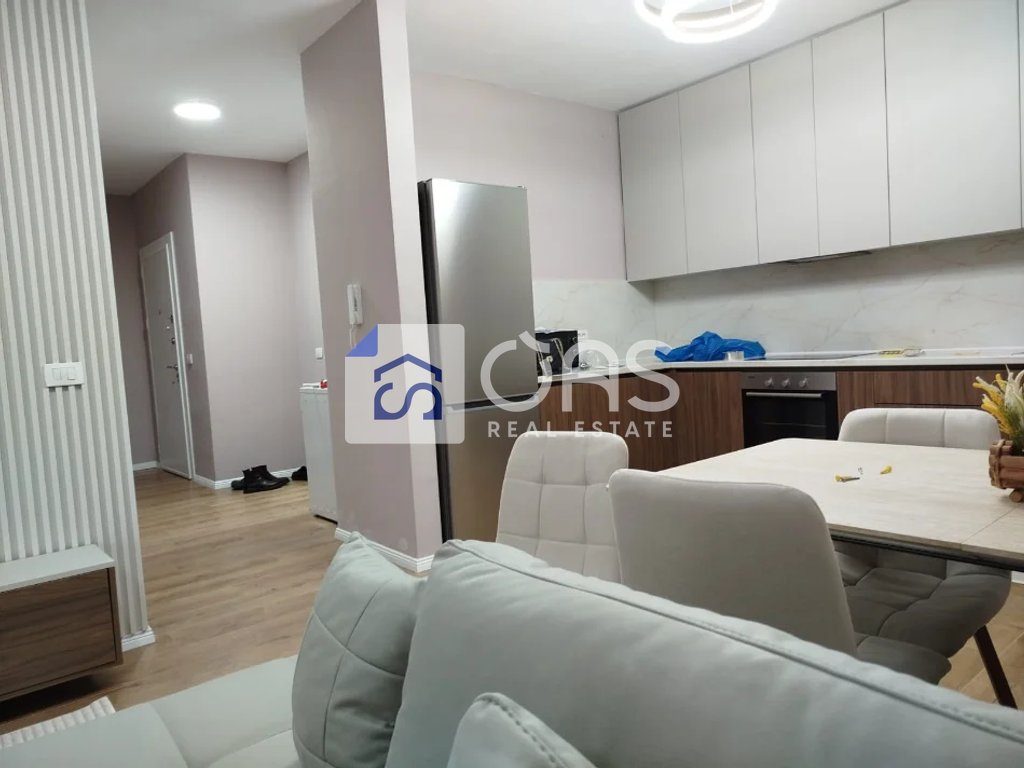 Jepet apartament me qera 1+1 Pazar i Ri