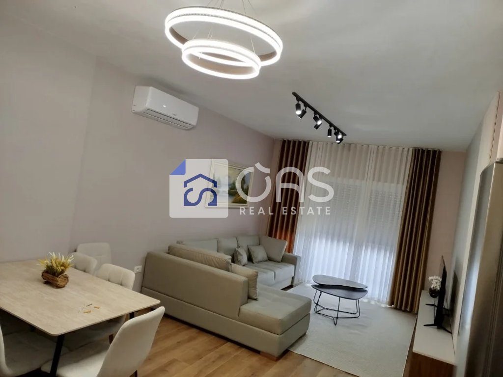 Jepet apartament me qera 1+1 Pazar i Ri