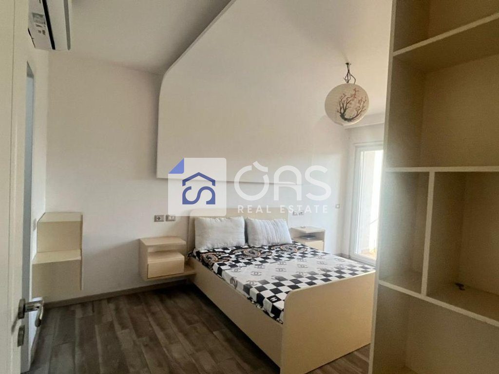 Jepet apartament me qera 2+1 Astir