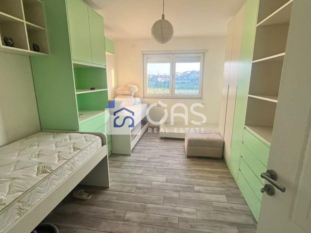 Jepet apartament me qera 2+1 Astir