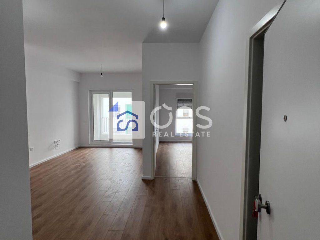 Shitet apartament 1+1 te Ali Demi.