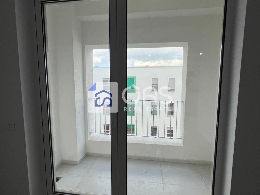 Shitet apartament 1+1 te Ali Demi.