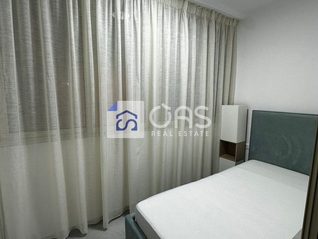Jepet me qera aprtament duplex 2+1 Stacioni Trenit