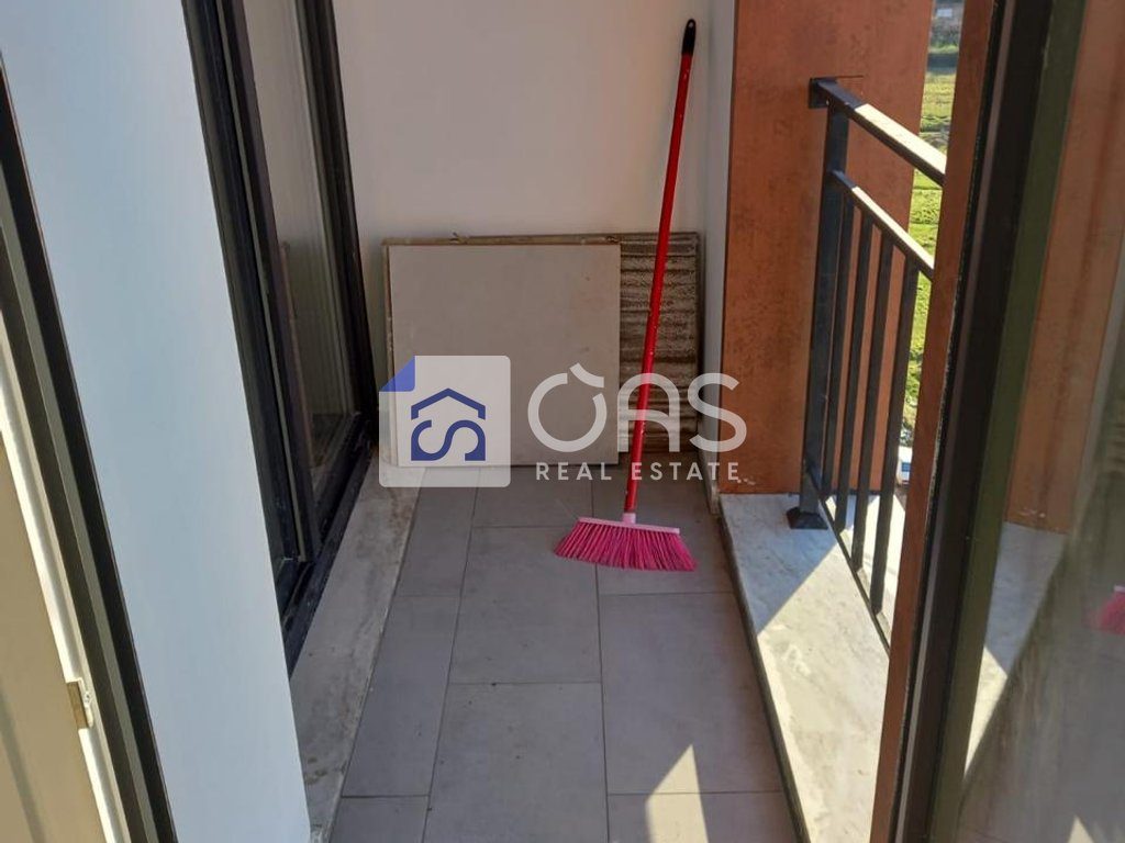 Jepet apartament me qera 1+1 Astir