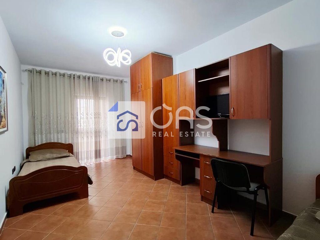 Jepet apartament me qera 2+1 Rruga Kavajes
