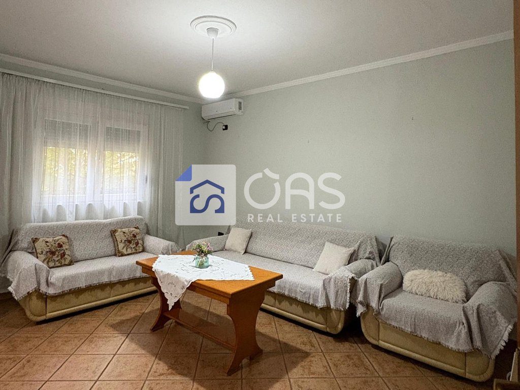 Jepet apartament me qera 1+1 Laprak
