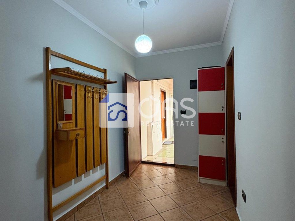 Jepet apartament me qera 1+1 Laprak