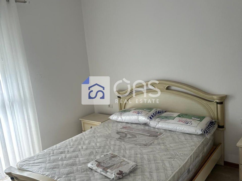 Jepet apartament me qera 3+1 5 Maj