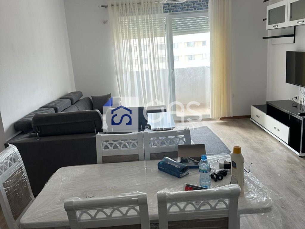 Jepet apartament me qera 3+1 5 Maj