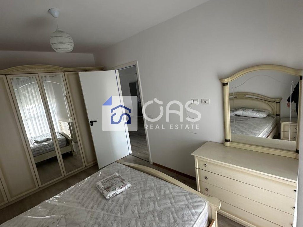 Jepet apartament me qera 3+1 5 Maj