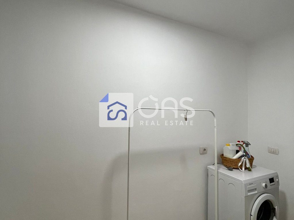 Jepet apartament me qera 2+1 Qender