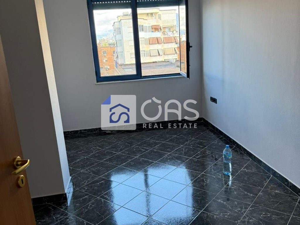 Jepet apartament me qera 2+1 Rruga Elbasanit