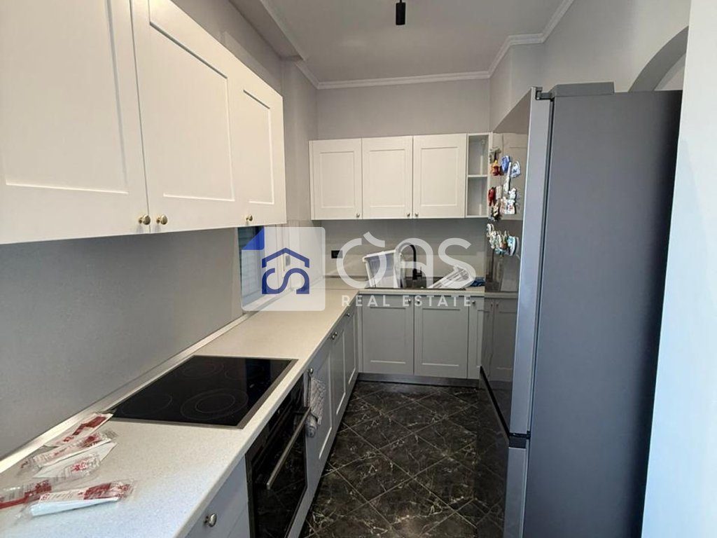 Jepet apartament me qera 2+1 Rruga Elbasanit
