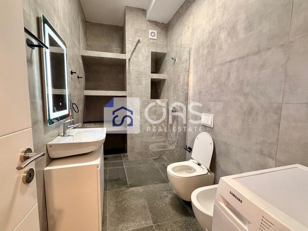 Jepet apartament me qera 1+1 Komuna e Parisit