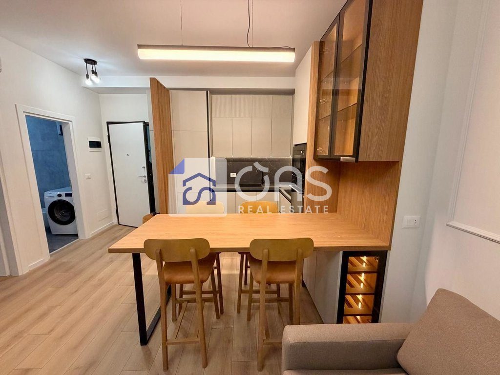 Jepet apartament me qera 1+1 Komuna e Parisit