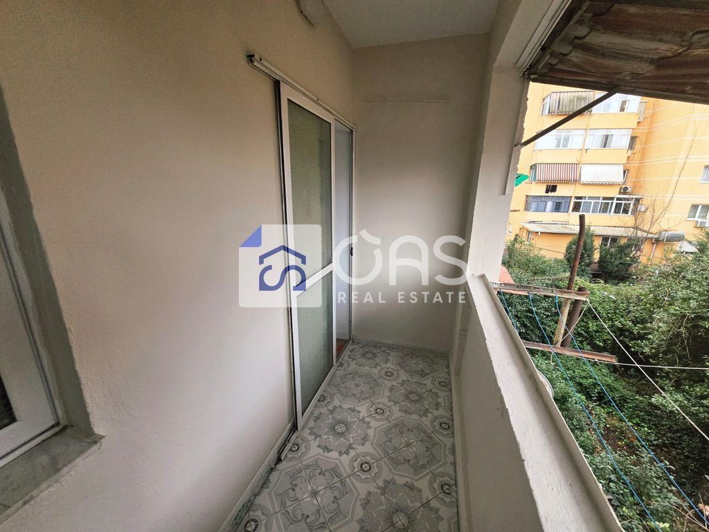 Jepet apartament me qera 1+1 Porcelan