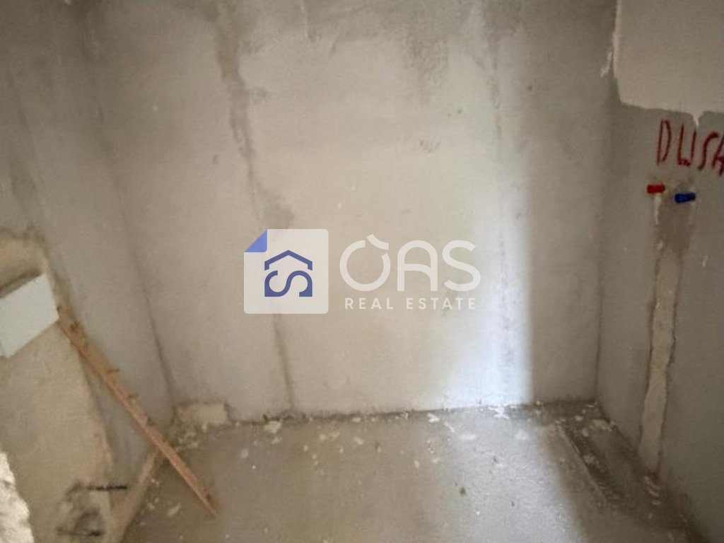 Shitet apartament 2+1 ne Ali Demi
