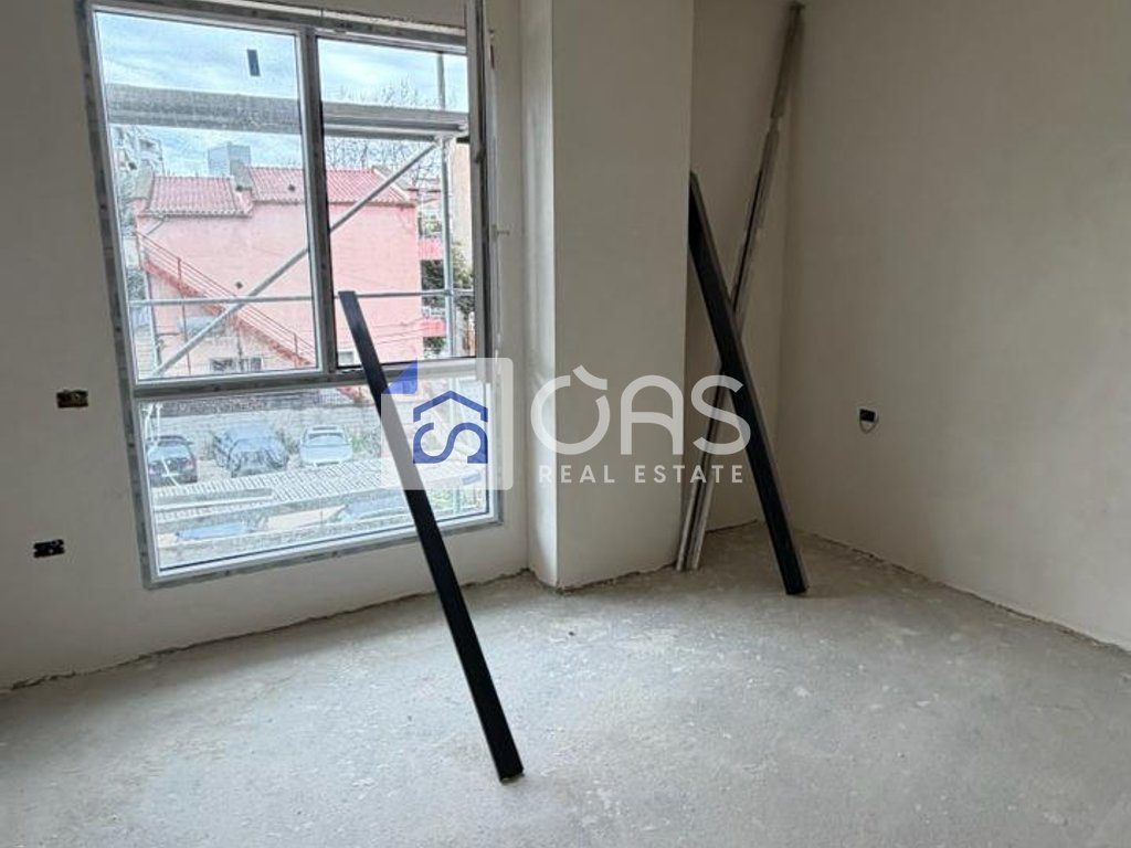 Shitet apartament 2+1 ne Ali Demi
