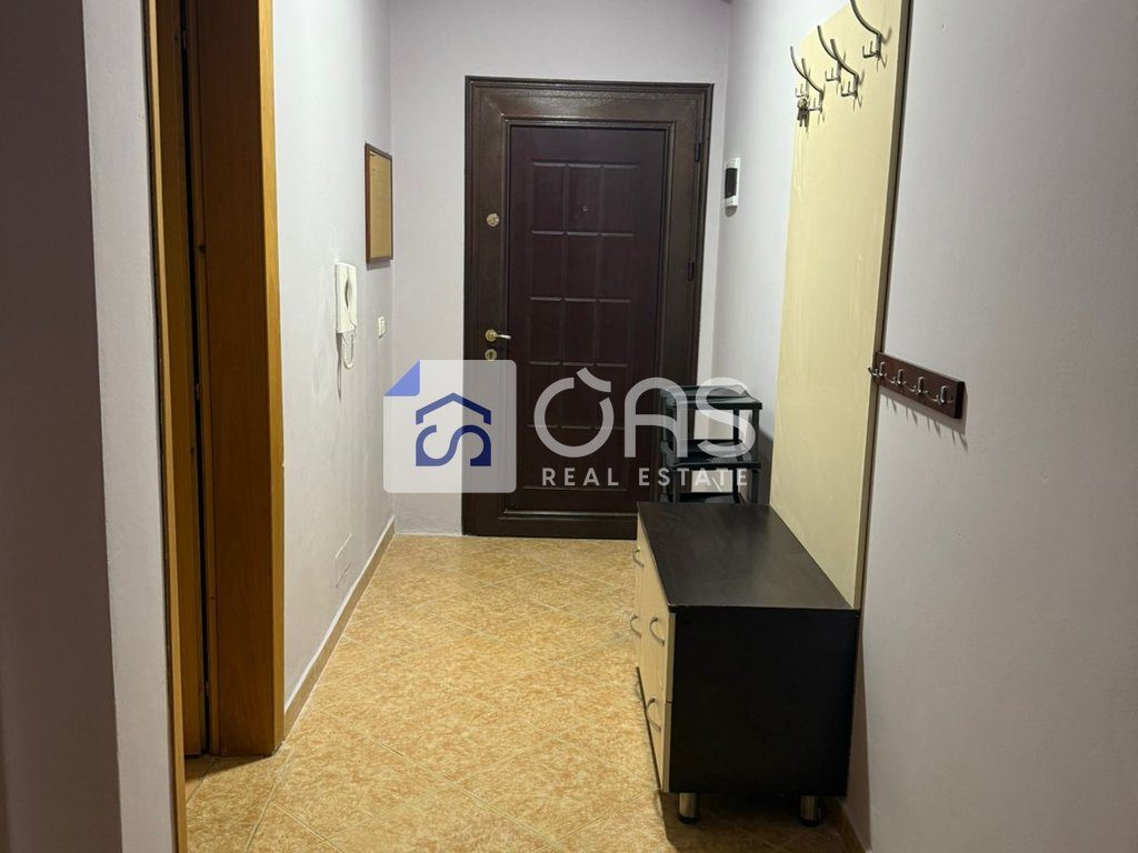 Jepet apartament me qera 2+1 Xhamllik
