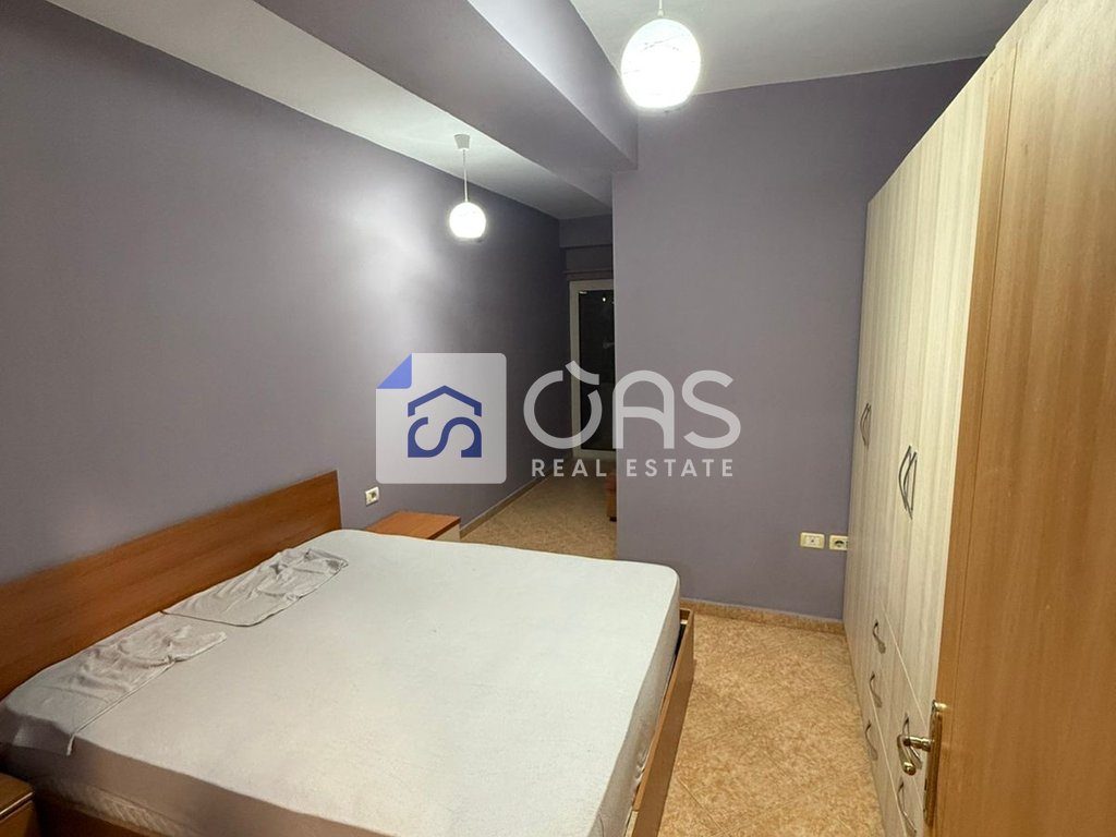 Jepet apartament me qera 2+1 Xhamllik