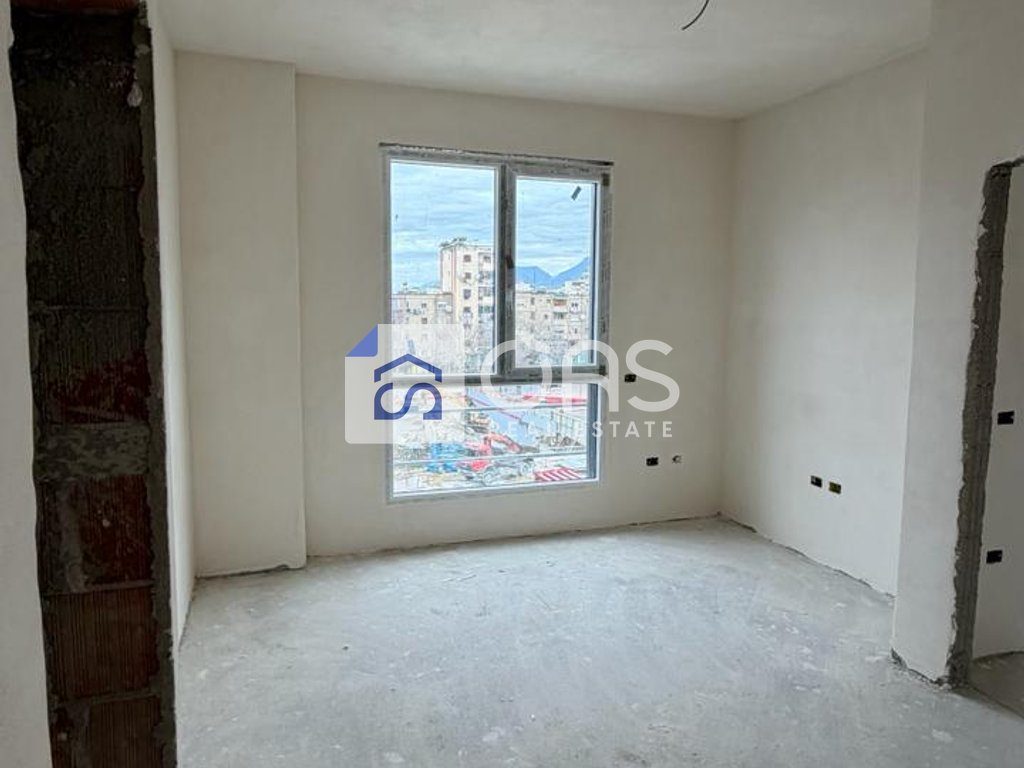 Shitet apartament 1+1 ne Ali Demi