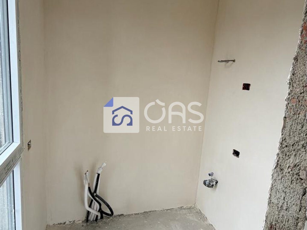 Shitet apartament 1+1 ne Ali Demi