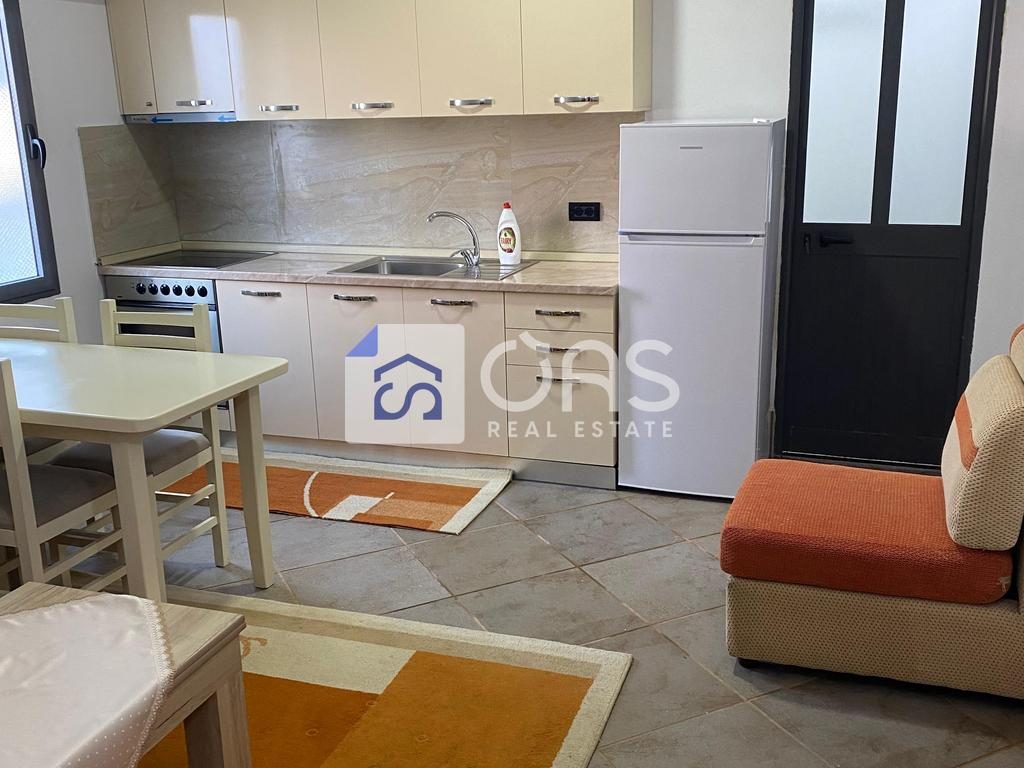Jepet apartament me qera 1+1 Selit