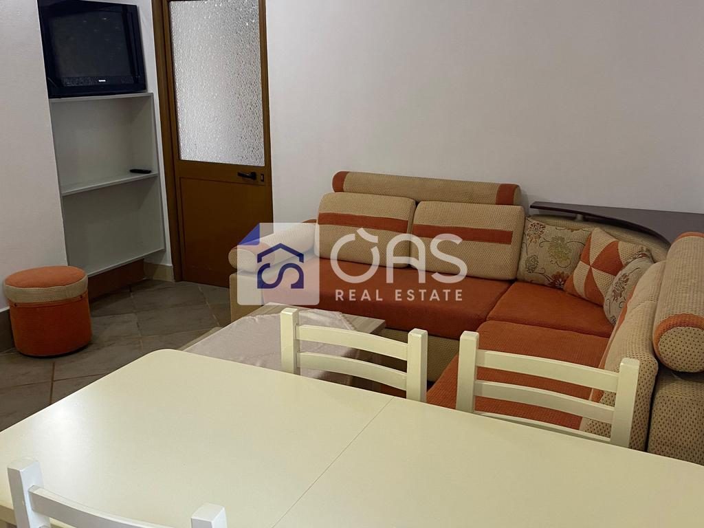Jepet apartament me qera 1+1 Selit