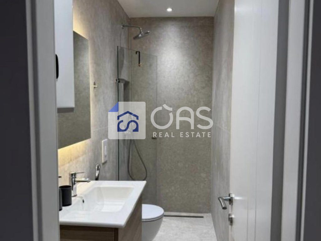 Jepet me qera apartament 1+1 te  Stacioni Trenit