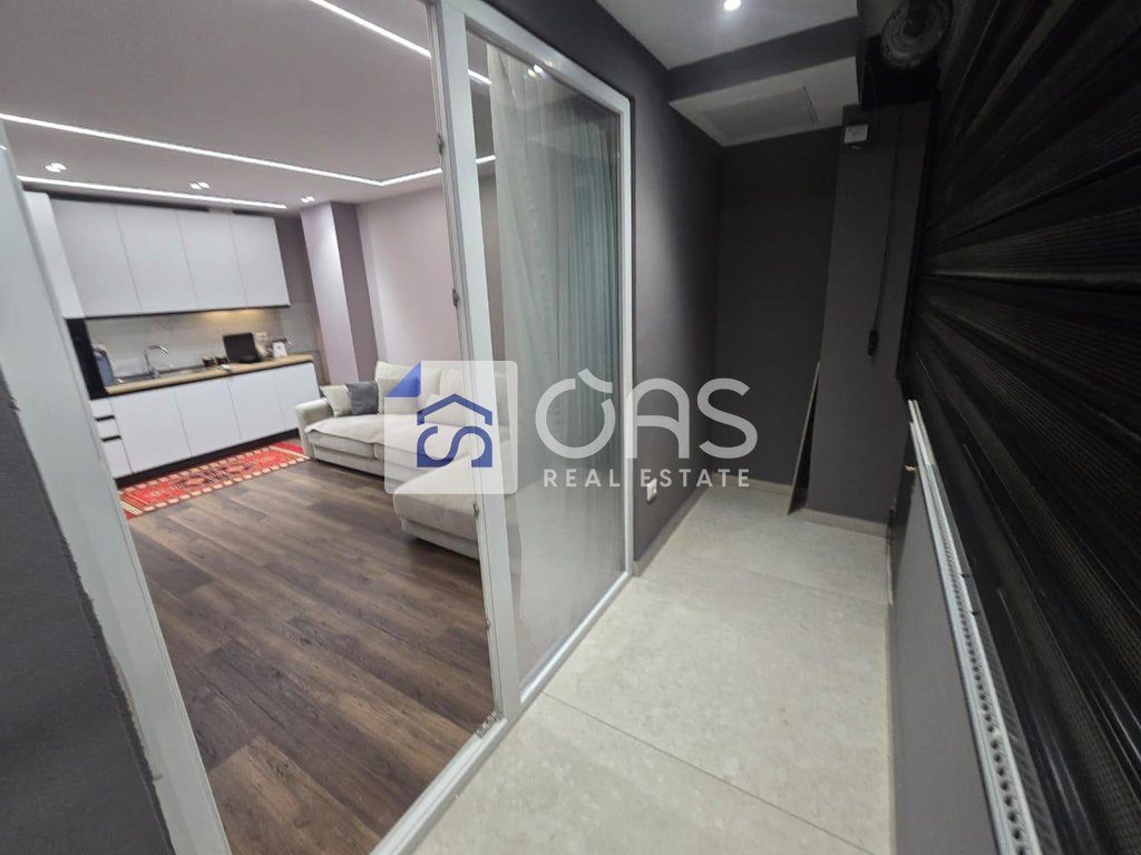 Jepet me qera apartament 1+1 te  Stacioni Trenit